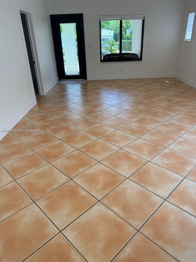 Foto del edificio - 2271 SW 25th St
