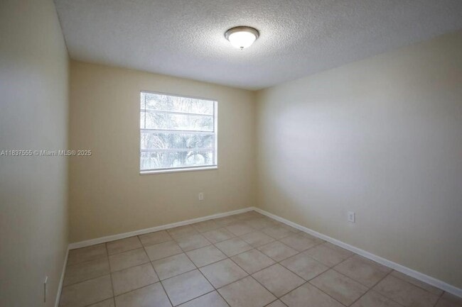 Building Photo - 13970 Langley Pl