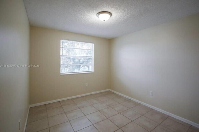 Foto del edificio - 13970 Langley Pl