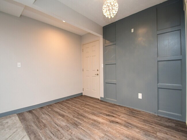 Building Photo - 542 Park Ave