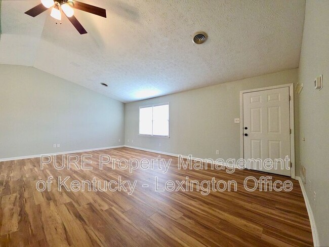 Foto del edificio - 305 Williamsburg Dr