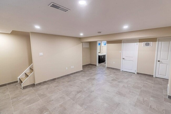 Building Photo - Briarfield Estates - South