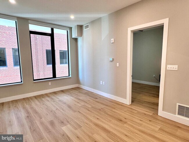 Foto del edificio - 801 N Fairfax St