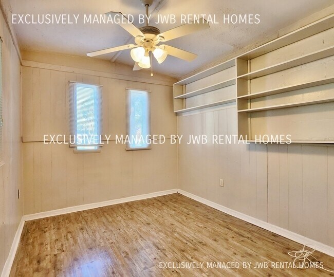 Foto del edificio - 4210 Santee Rd