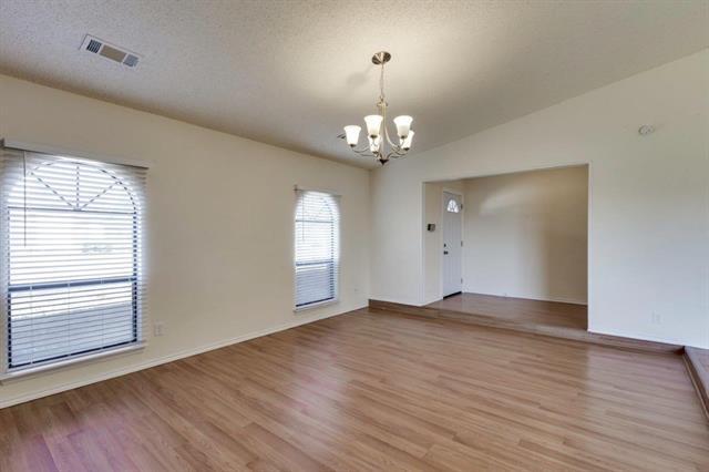 Foto del edificio - 5201 Pruitt Dr