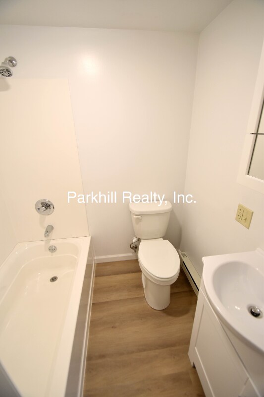 Building Photo - 6 Oakwood Dr