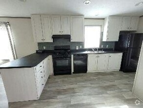 Building Photo - 145 Lynn Ln