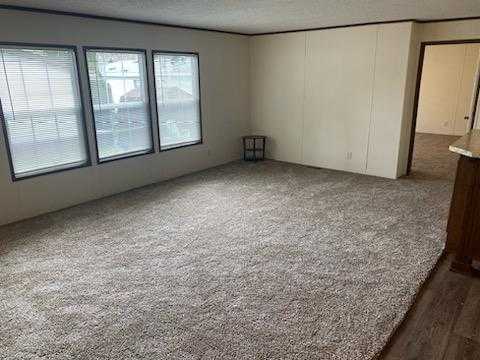 Foto del edificio - 15562 Pine Ridge Dr