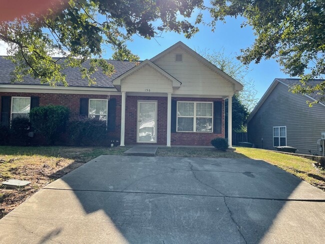 Building Photo - Cozy Two Bedroom Condo Close to Ft. Jackson!
