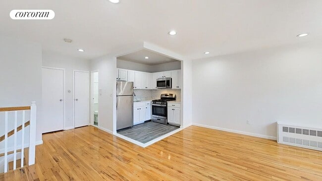 Foto del edificio - 107 Pulaski St