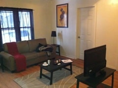 spacious living rooms - 139 Murray St