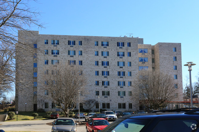 Building Photo - Weinberg Manor West