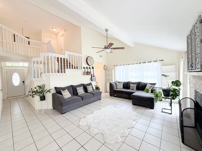 Building Photo - 14206 Rosseau St