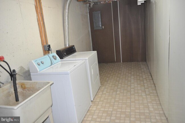Foto del edificio - 9302 Jarrett Ct