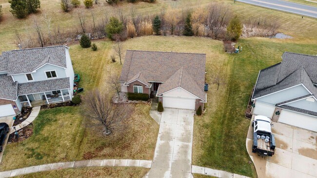 Foto del edificio - 3510 Flowing Brook Dr