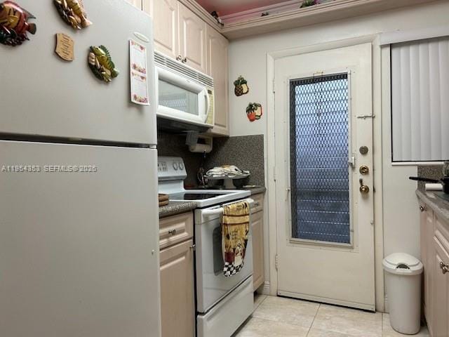 Foto del edificio - 3923 NE 166th St