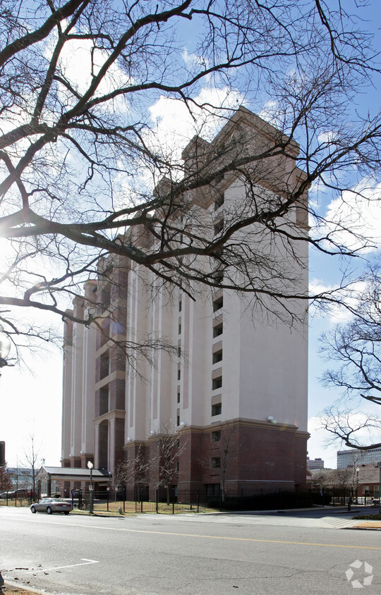 Building Photo - Barry Towers