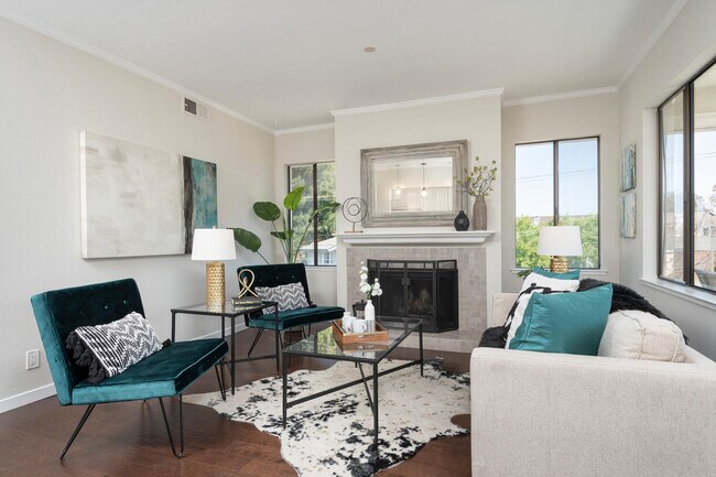 Foto del edificio - 1110 Bayswater Ave