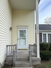 Building Photo - 37403 Stonegate Cir