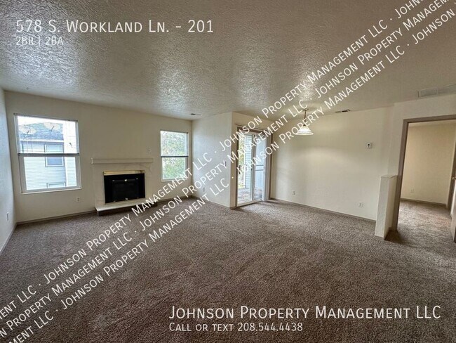 Building Photo - Cozy and comfortable living space with Gas...