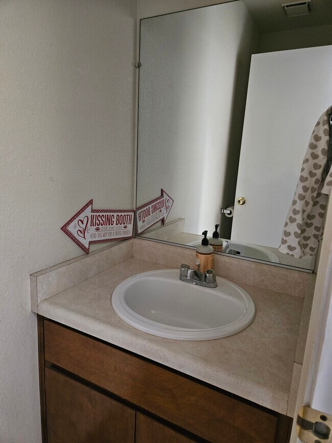 Foto del edificio - 5342 Valleyridge Dr