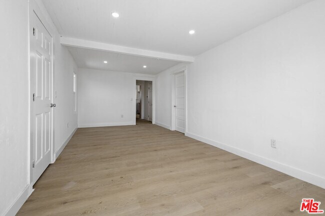 Foto del edificio - 934 S Mott St