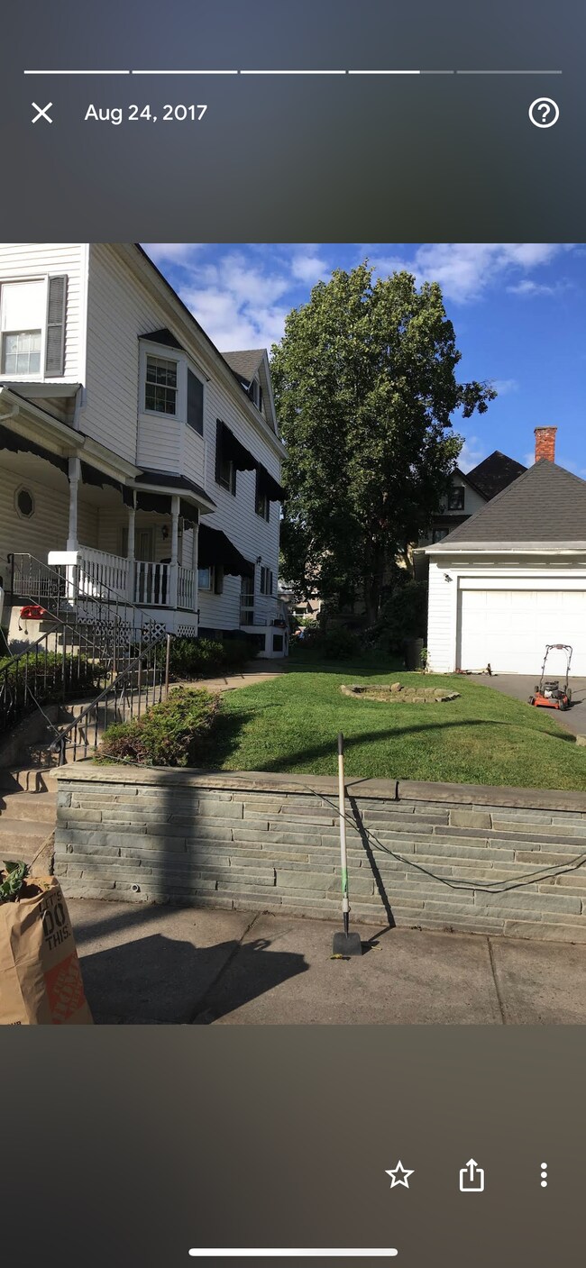 Exterior garage - 9 Lincoln Ave