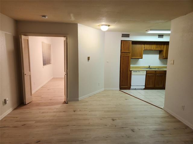 Foto del edificio - 9813 Walnut St