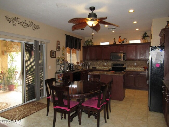 Building Photo - 42914 N Hudson Ct
