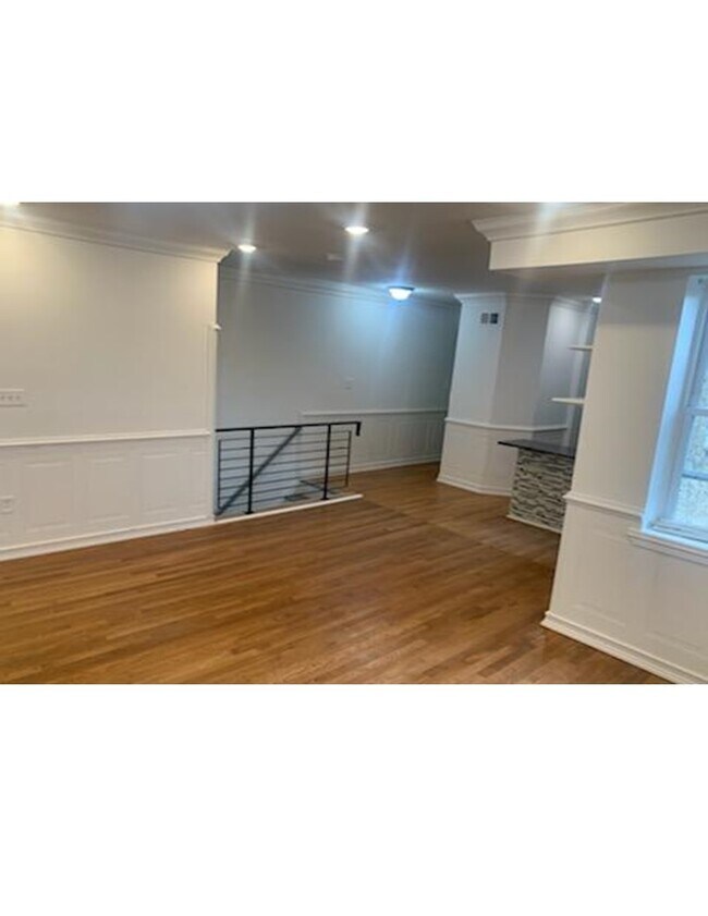 Building Photo - 4013 Haverford Ave