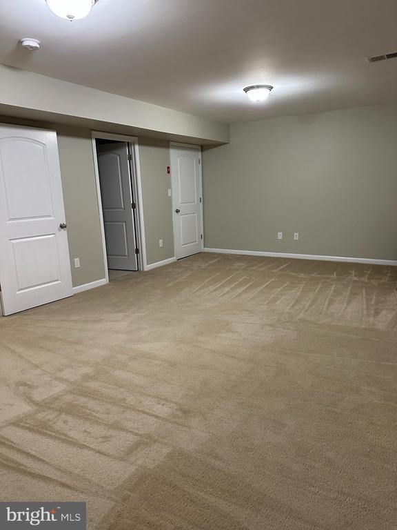 Building Photo - 509 S Twin Lakes Blvd