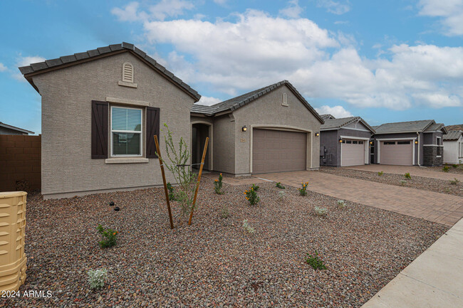 Building Photo - 7585 Jackrabbit Ln