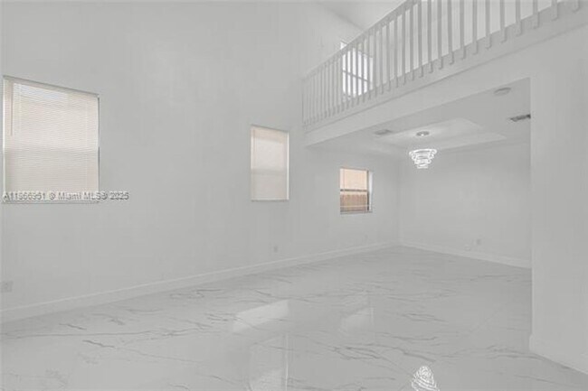 Building Photo - 642 SE 37th Pl