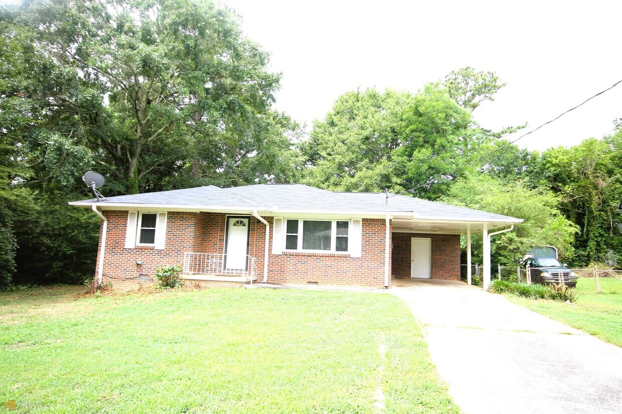 2180 Lynn Dr SW, Marietta, GA 30060 House Rental in Marietta, GA