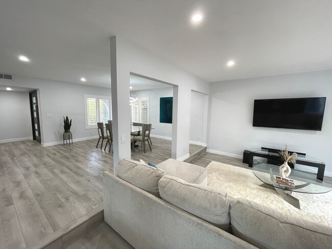 Foto del edificio - 7842 W 79th St