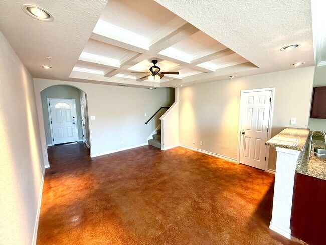 Foto del edificio - **APPLICATION RECEIVED**  **MOVE IN SPECIA...