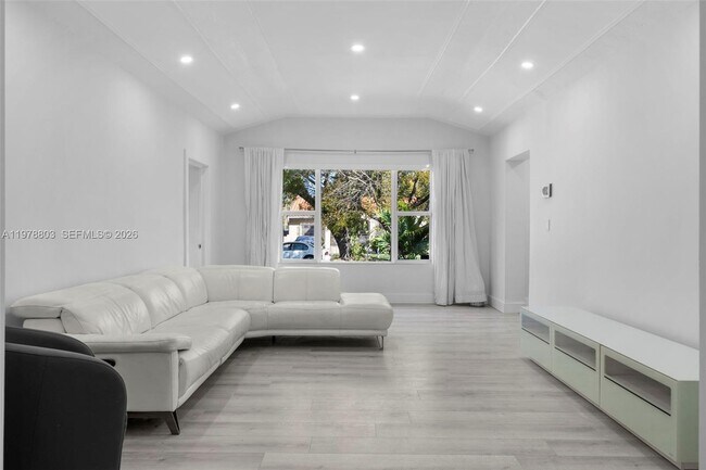 Foto del edificio - 1262 SW 15th Terrace