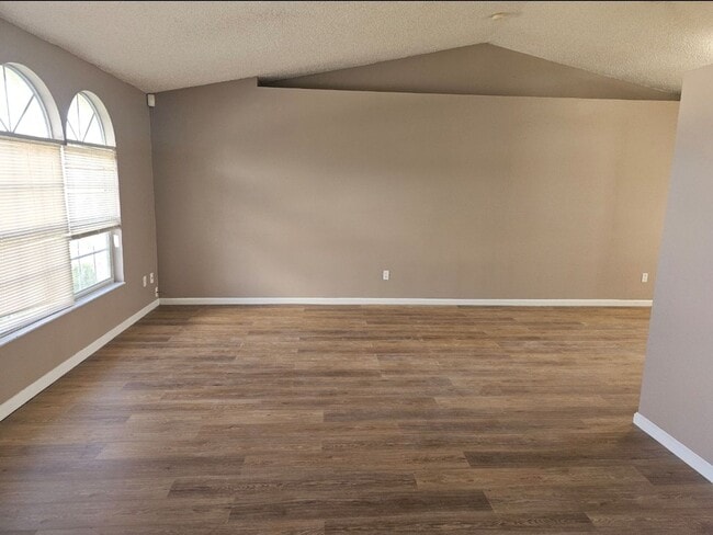 Building Photo - NICE!   LARGE 4 BEDROOM / 2 BATH / 2 CAR G...
