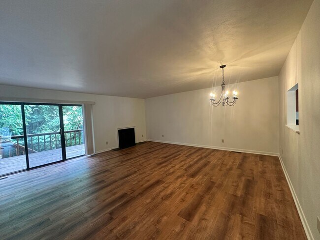 Building Photo - SW County Townhome