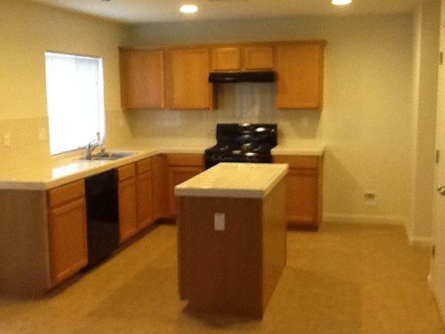Building Photo - 1252 Peach Ct