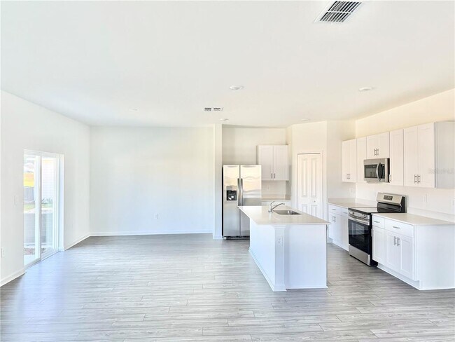 Foto del edificio - 3783 NE 30th Ter