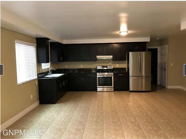 Building Photo - 2022 E 74th St