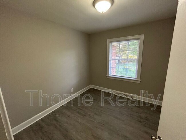 Building Photo - 1308 Rountree St NE