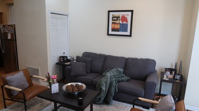 Foto del edificio - 1411 W Erie St