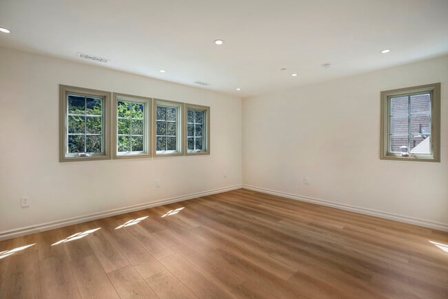 Building Photo - 3132 Belden Dr