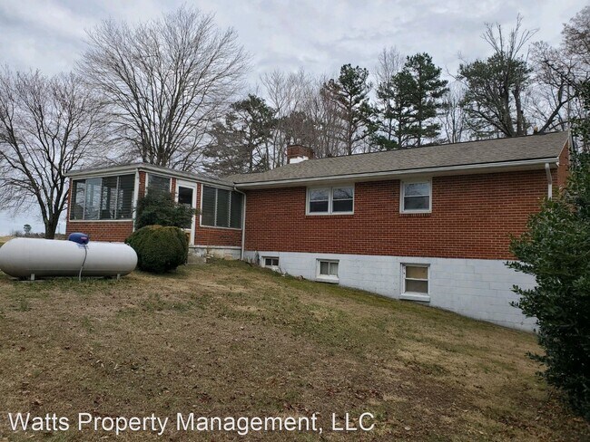 Foto del edificio - 3 br, 2 bath House - 6181 Renan Rd