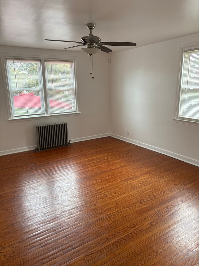 Building Photo - 1621 Murdoch Rd