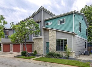 Building Photo - 1409 Lorraine Loop