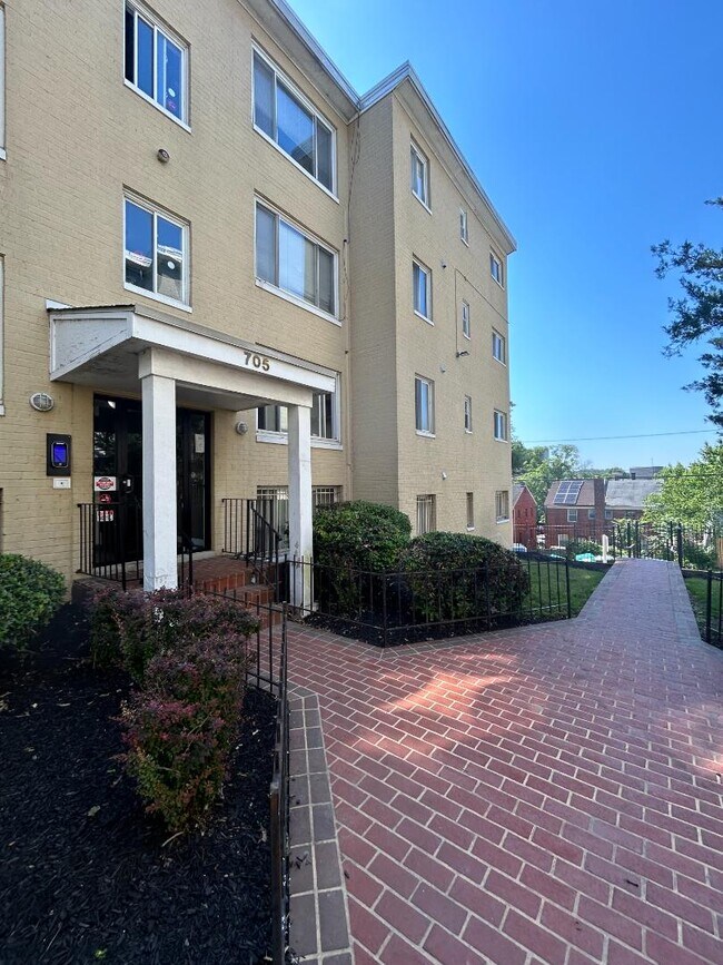 Foto del edificio - 705 Brandywine St SE