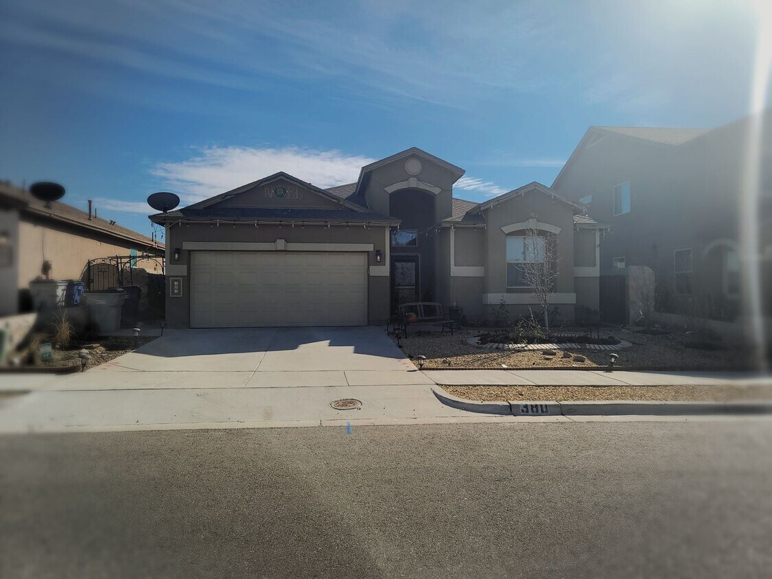 Foto principal - Westside One Story Home